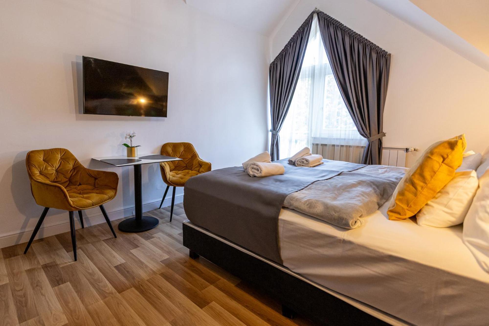 Hotel Clariss Balatonalmádi Extérieur photo