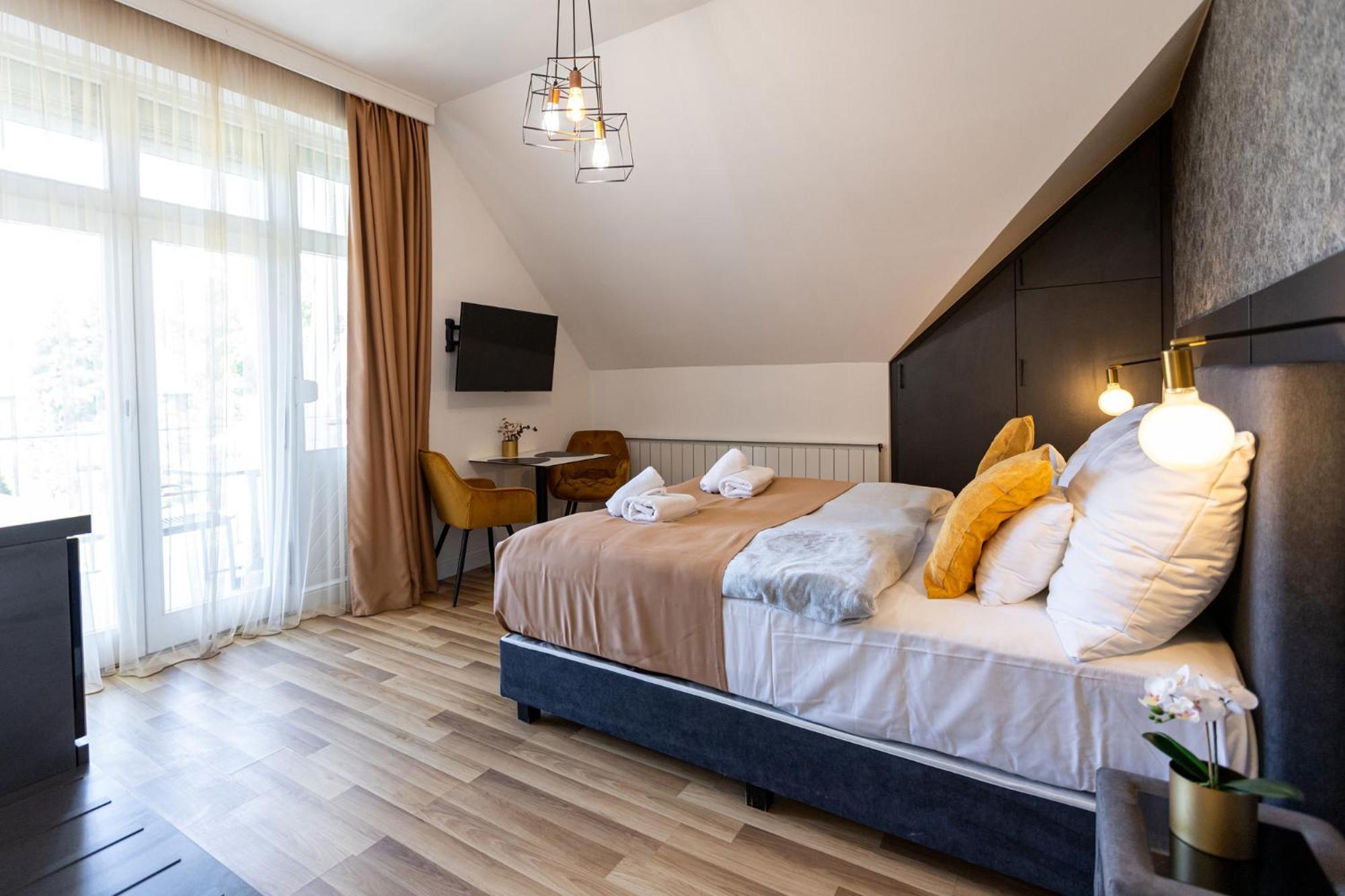 Hotel Clariss Balatonalmádi Extérieur photo
