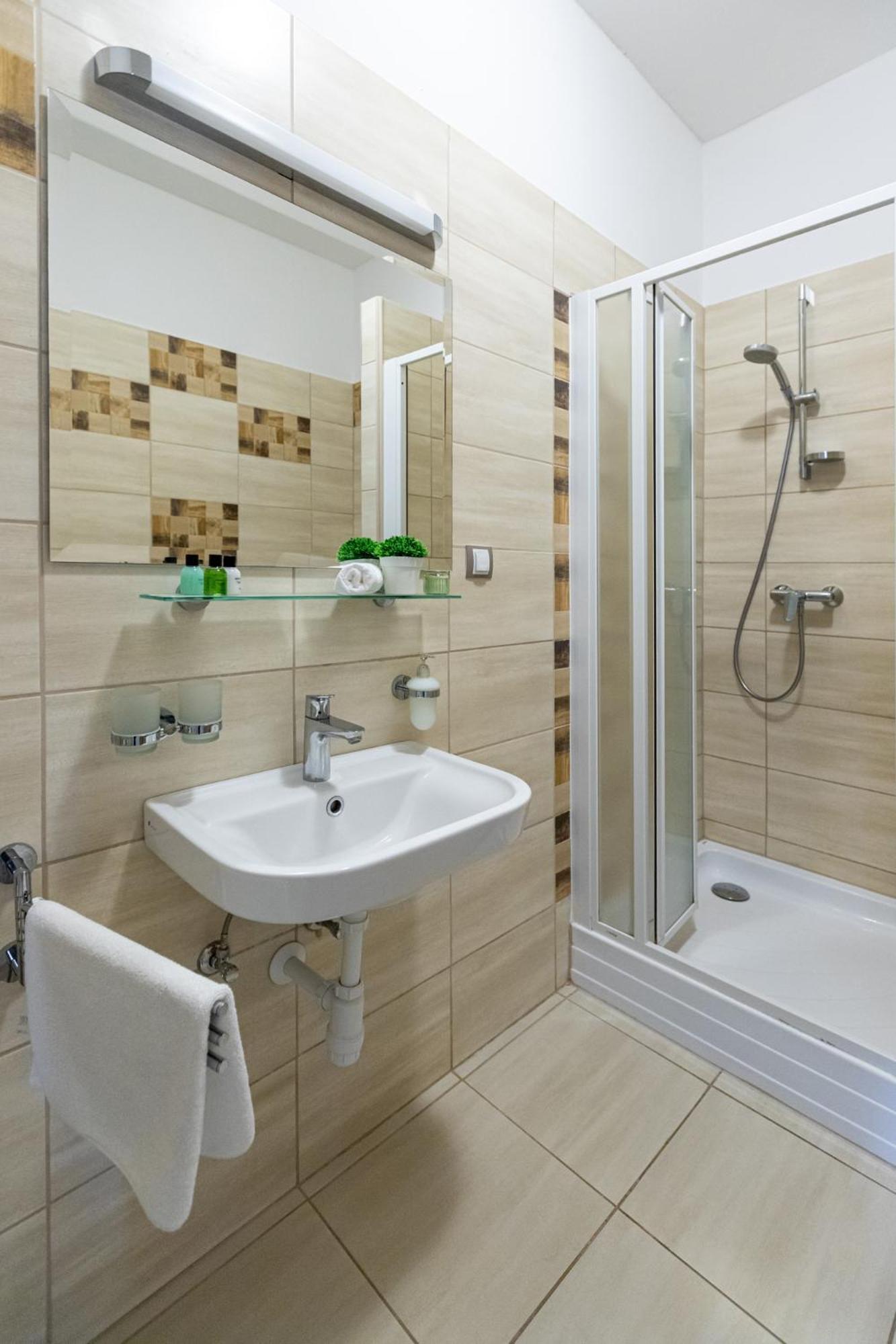 Hotel Clariss Balatonalmádi Extérieur photo